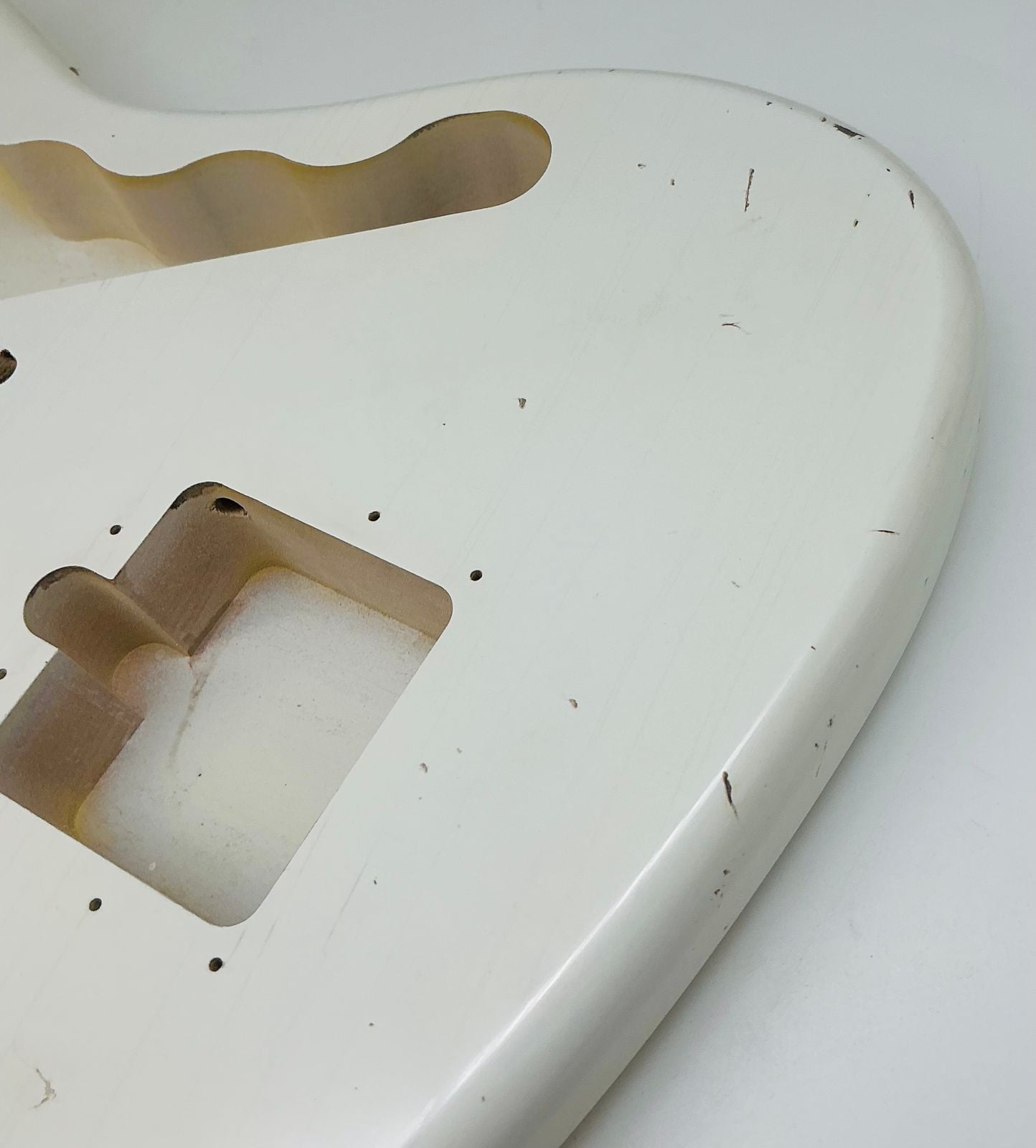 Nitro Lacquer Relic Olympic White Jazz-Style Guitar Body (4lbs 4oz) - Image 4
